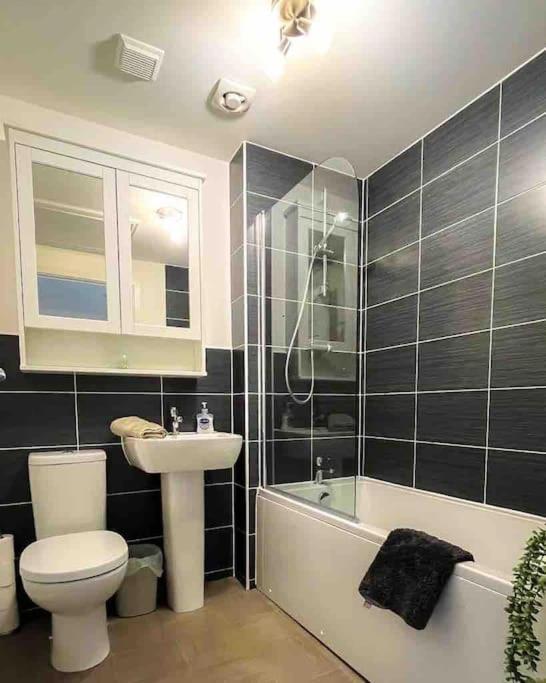 Loch Leven Getaway - 2 Bed House Apartment Kinross Exterior photo